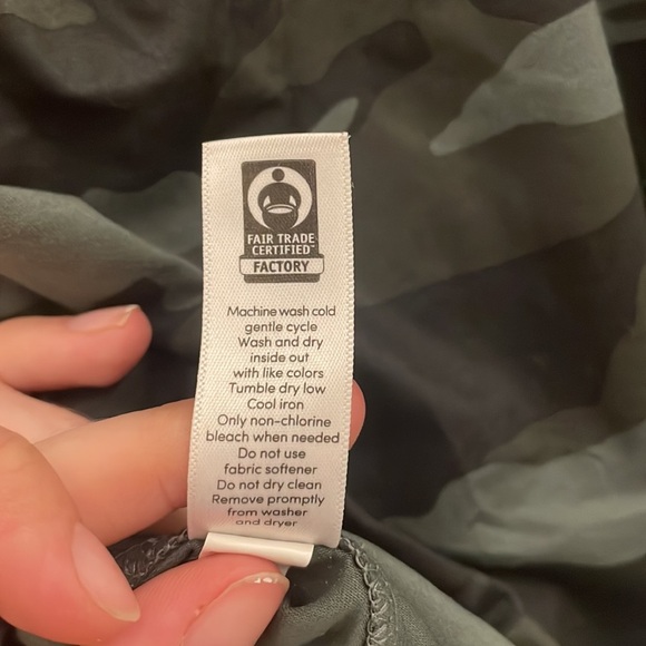 Athleta Camo Tank Top size small - Picture 8 of 10